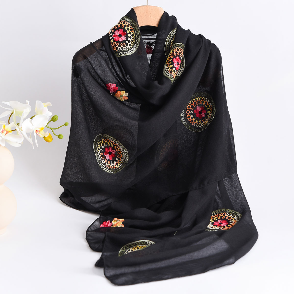 New Ethnic Fashion - 夏の新軽量通気性コットンとリネン刺繍スカーフエスニックスタイルファッショナブルなソフト女性の日焼け止めショールスカーフ
