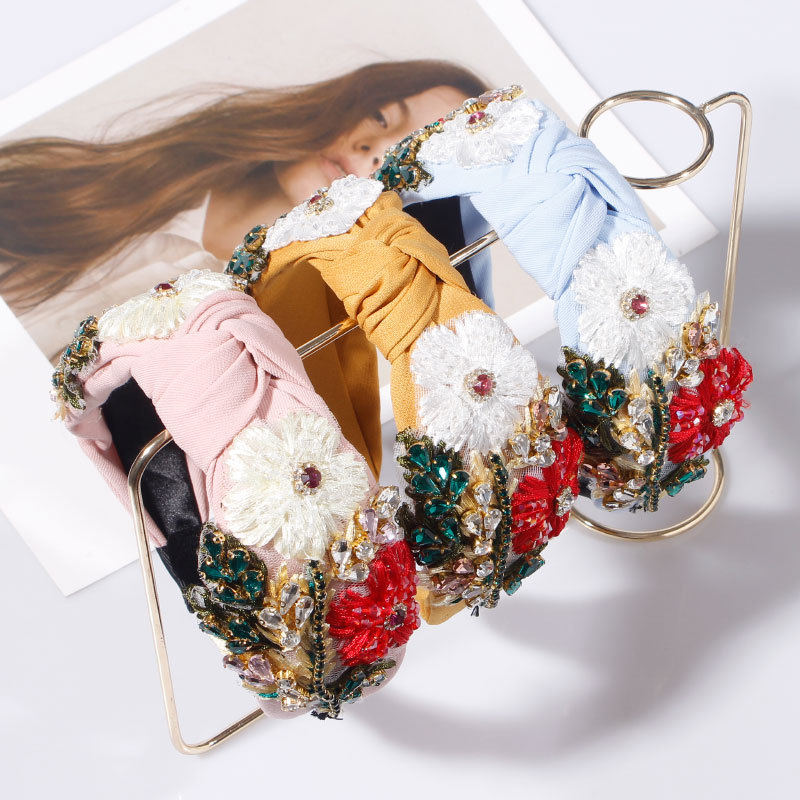 刺繍された花のヘッドバンド,女性のためのエスニックスタイルの - Go Ethnic Fashion のレビューと価格